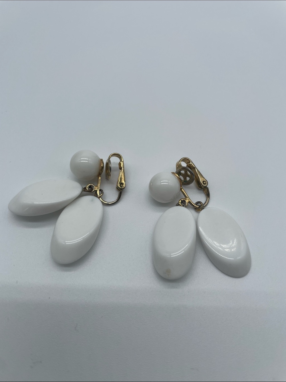 Crown Trifari White Clip-On Drop Earrings with Gold Accents
